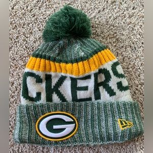 NWOT- Green Bay Packers knit beanie hat